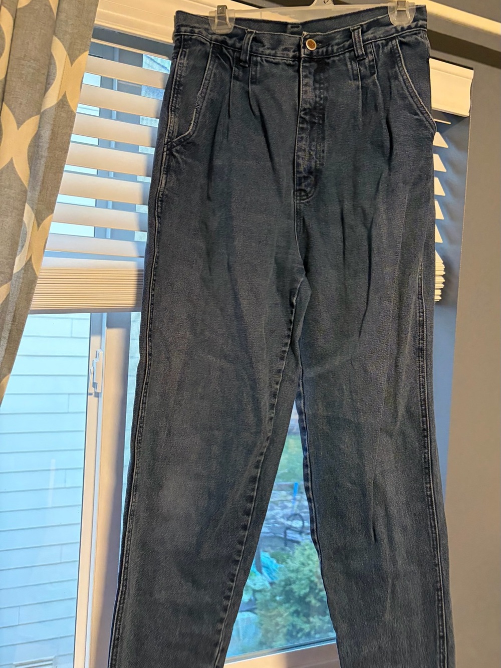 Vintage Bill Blass women's jeans preowned, great condition, size 12